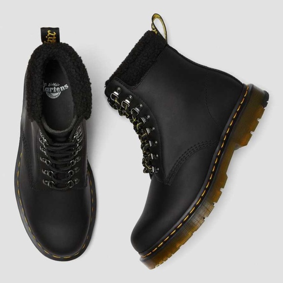 New women’s size 9 Dr.Martens 1460 Wintergrip Fleece Leather Boot - Picture 2 of 4